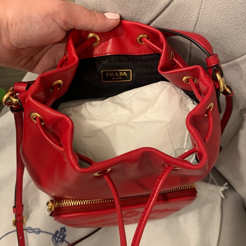 Prada red bucket bag - brand new - Picture 4 of 8